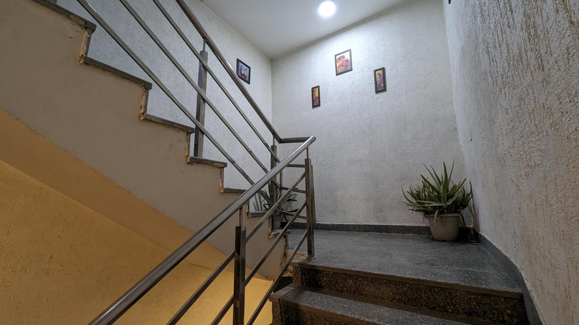Hotel Aron By The Premium Villa นิวเดลี ภายนอก รูปภาพ